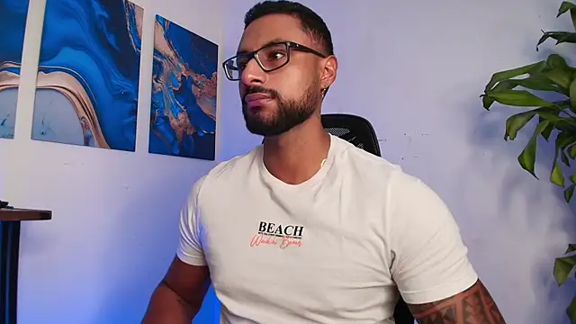 LiamGarcia1 online show from March 25, 3:22 pm