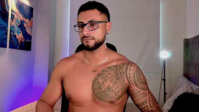 LiamGarcia1 online show from June 20, 3:50 pm