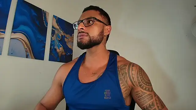 Snapshot of LiamGarcia1 chatting on February 11, 4:51 pm LiamGarcia1 online show from February 11, 4:51 pm