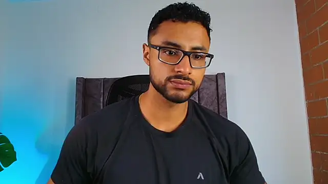 Snapshot of LiamGarcia1 chatting on October 11, 1:12 pm LiamGarcia1 online show from October 11, 1:12 pm