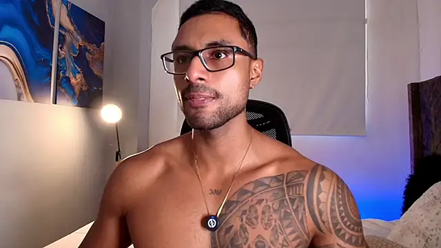 Snapshot of LiamGarcia1 chatting on May 3, 5:05 pm LiamGarcia1 online show from May 3, 5:05 pm