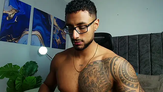 Snapshot of LiamGarcia1 chatting on September 12, 1:28 am LiamGarcia1 online show from September 12, 1:28 am