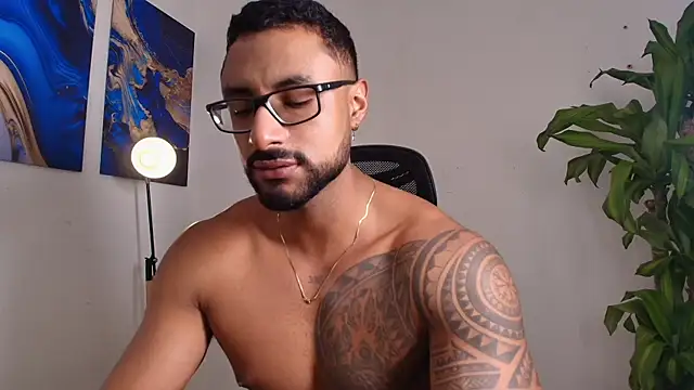 LiamGarcia1 online show from March 20, 3:46 pm