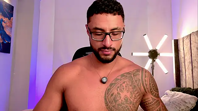 LiamGarcia1 online show from June 12, 3:21 pm