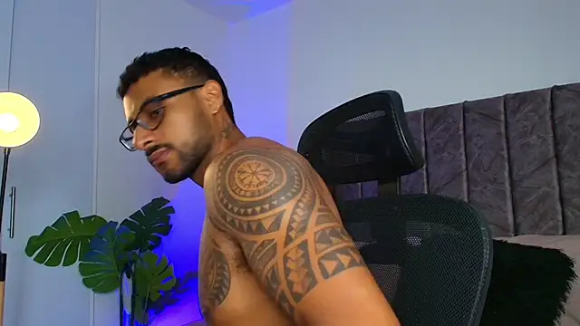 LiamGarcia1 online show from November 6, 3:16 pm