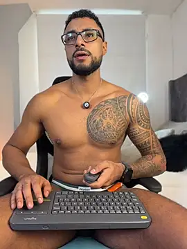 LiamGarcia1 online show from June 16, 3:01 pm