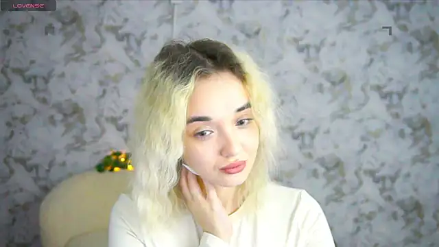 Ashley S online show from April 28, 10:25 pm