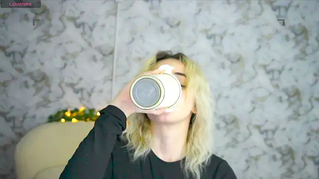 Ashley S online show from April 21, 1:42 am
