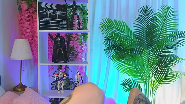 Snapshot of EvaHair chatting on June 8, 1:28 am EvaHair online show from June 8, 1:28 am