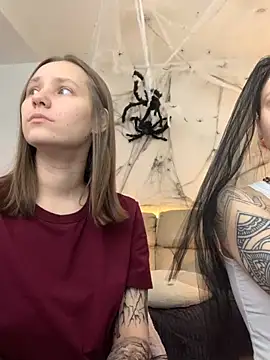 HotCaramellsTV online show from October 31, 7:27 am