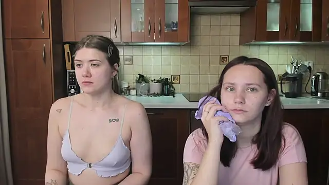 HotCaramellsTV online show from June 17, 7:52 am