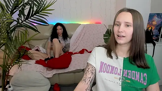 Snapshot of HotCaramellsTV chatting on March 2, 12:58 pm HotCaramellsTV online show from March 2, 12:58 pm