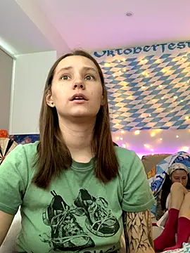 Snapshot of HotCaramellsTV chatting on September 21, 8:41 am HotCaramellsTV online show from September 21, 8:41 am
