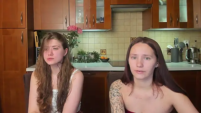 HotCaramellsTV online show from May 26, 11:30 am