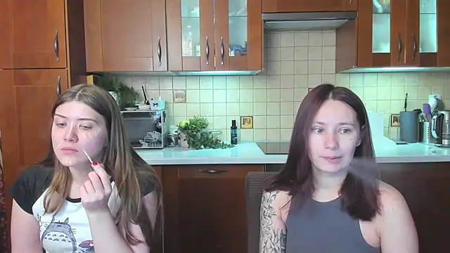 HotCaramellsTV online show from April 30, 11:17 am