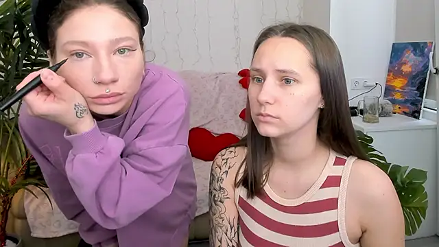 Snapshot of HotCaramellsTV chatting on March 18, 9:34 am HotCaramellsTV online show from March 18, 9:34 am
