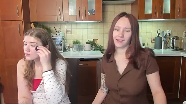 HotCaramellsTV online show from May 12, 11:38 am