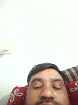 Snapshot of pintuS40 chatting on February 3, 12:43 am pintuS40 online show from February 3, 12:43 am