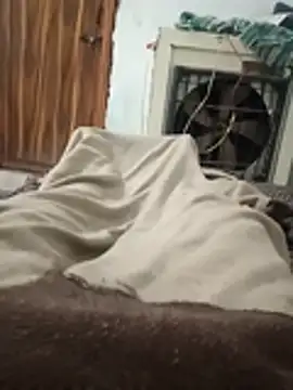 pintuS40 online show from October 31, 11:11 pm