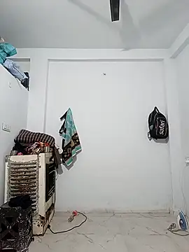 pintuS40 online show from April 5, 11:00 pm