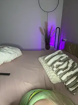 Nina LiveXXX online show from April 8, 5:47 pm