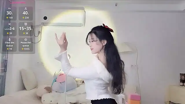 Snapshot of Luminous163 chatting on October 16, 8:33 am Luminous163 online show from October 16, 8:33 am