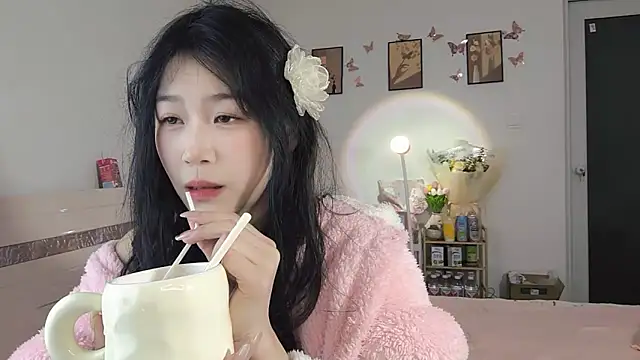 Snapshot of Luminous163 chatting on March 6, 1:03 pm Luminous163 online show from March 6, 1:03 pm