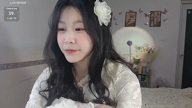 Snapshot of Luminous163 chatting on February 23, 1:21 pm Luminous163 online show from February 23, 1:21 pm