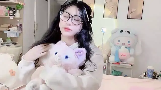 Snapshot of Luminous163 chatting on October 26, 10:26 am Luminous163 online show from October 26, 10:26 am