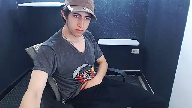 Kerverr  online show from November 22, 6:51 pm