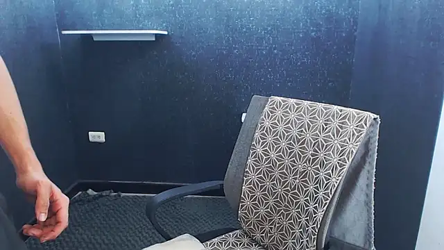 Kerverr  online show from November 27, 2:17 pm