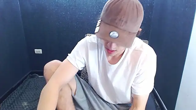 Kerverr  online show from November 8, 3:48 pm