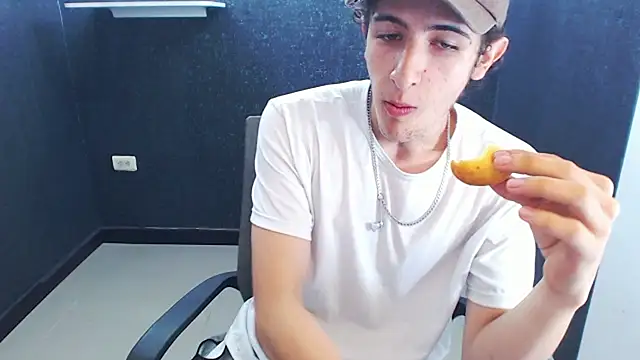 Kerverr  online show from December 15, 1:28 pm