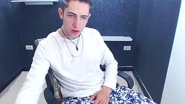 Kerverr  online show from January 8, 5:19 pm