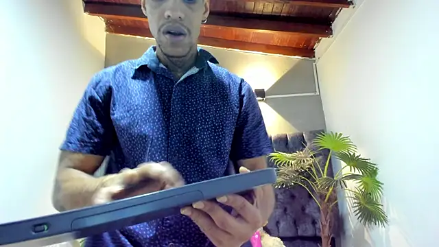Snapshot of Salomon_koude chatting on July 13, 12:04 pm Salomon koude online show from July 13, 12:04 pm