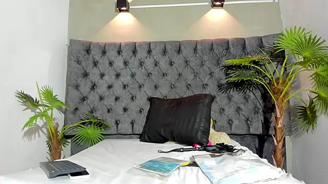 Snapshot of Salomon_koude chatting on July 16, 4:42 am Salomon koude online show from July 16, 4:42 am