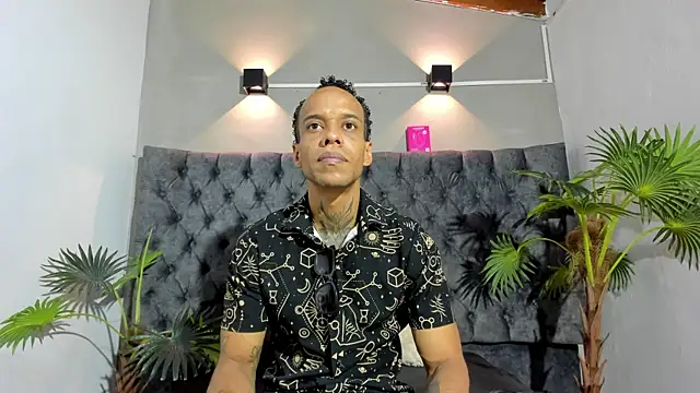 Snapshot of Salomon_koude chatting on June 30, 2:17 pm Salomon koude online show from June 30, 2:17 pm