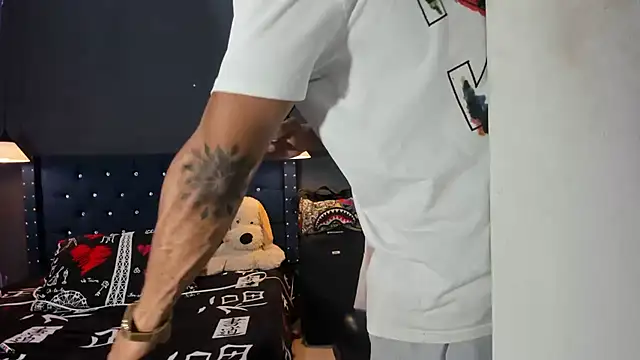 Snapshot of Salomon_koude chatting on February 19, 7:33 pm Salomon koude online show from February 19, 7:33 pm