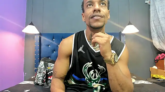 Snapshot of Salomon_koude chatting on September 21, 8:36 pm Salomon koude online show from September 21, 8:36 pm