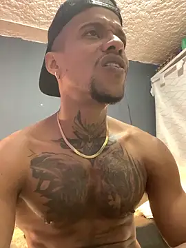 Snapshot of Salomon_koude chatting on December 3, 3:22 pm Salomon koude online show from December 3, 3:22 pm