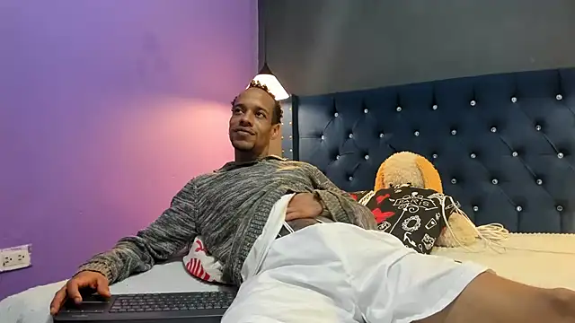 Snapshot of Salomon_koude chatting on February 15, 9:36 pm Salomon koude online show from February 15, 9:36 pm