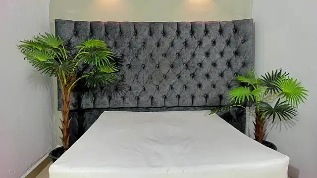 Salomon koude online show from April 14, 4:23 pm