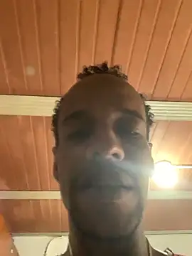 Snapshot of Salomon_koude chatting on February 22, 5:58 pm Salomon koude online show from February 22, 5:58 pm