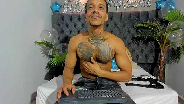 Snapshot of Salomon_koude chatting on July 16, 4:48 pm Salomon koude online show from July 16, 4:48 pm