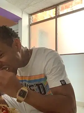 Snapshot of Salomon_koude chatting on February 7, 6:16 pm Salomon koude online show from February 7, 6:16 pm