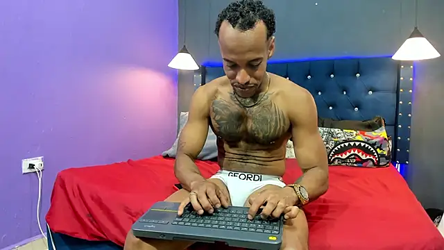 Snapshot of Salomon_koude chatting on November 23, 7:24 pm Salomon koude online show from November 23, 7:24 pm