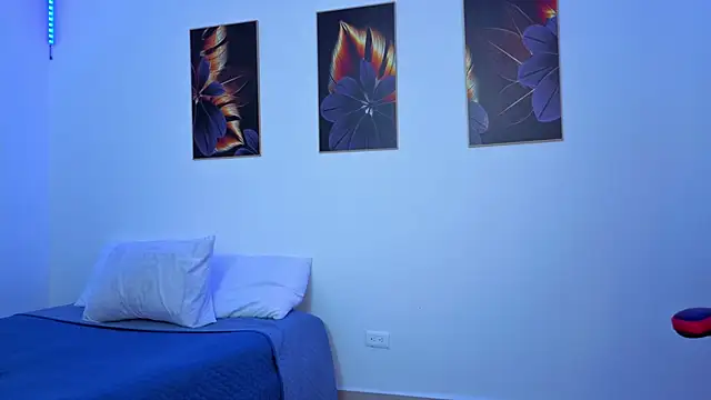 Snapshot of viktorya_xue chatting on February 27, 10:26 am viktorya xue online show from February 27, 10:26 am