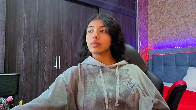 Snapshot of viktorya_xue chatting on February 19, 11:18 am viktorya xue online show from February 19, 11:18 am