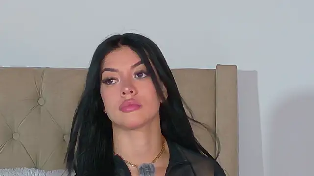 GeorginaHills online show from April 16, 9:26 pm