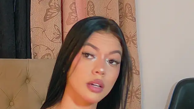 GeorginaHills online show from November 17, 8:57 pm